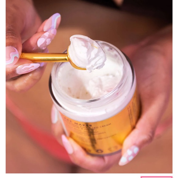 Truly Cake Maker Tightening Butt & Leg Cream - Picture 3 of 6